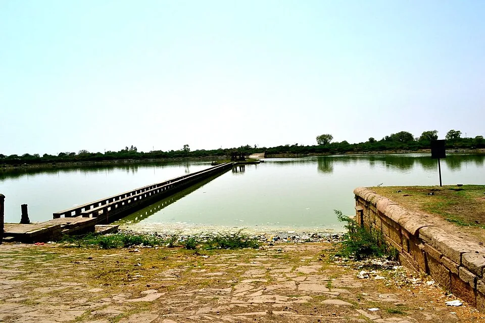 Malav Talav at Dholka — the Vaghela seat · Wikimedia Commons